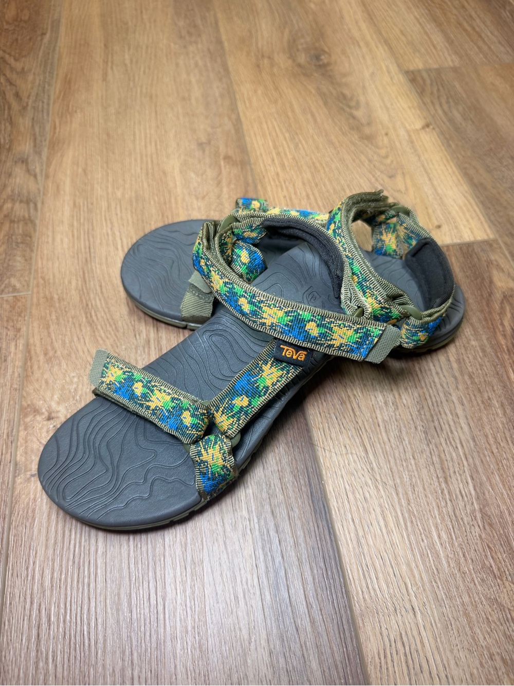 Teva Hurricane 3 Splash Olive Sandals Youth 4 NWOT Hiking Water Outdoors Unisex